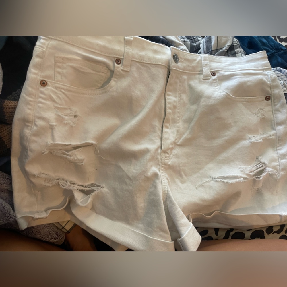 White American Eagle Mom Shorts